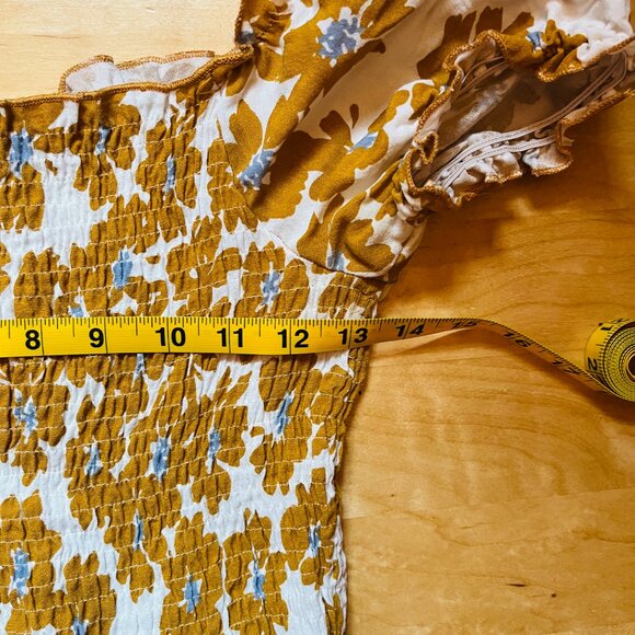 Gold and White floral patterned sun dress with poofy sleeves, size M - Picture 9 of 11